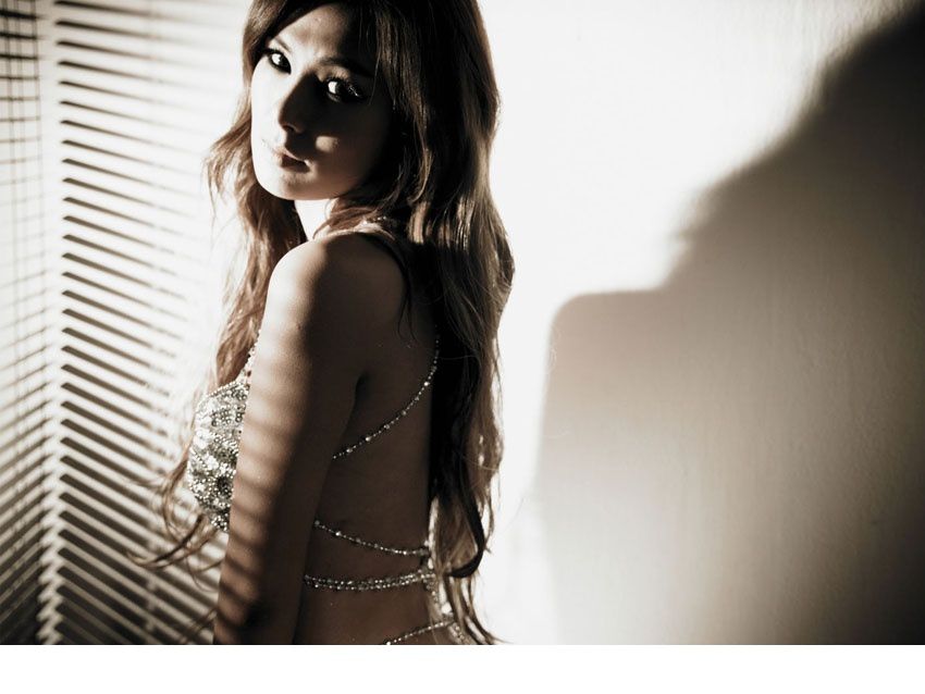 韩国“电音女王”蔡妍性感写真