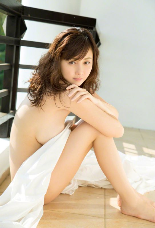 日本美女杉原杏璃海边性感诱人写真