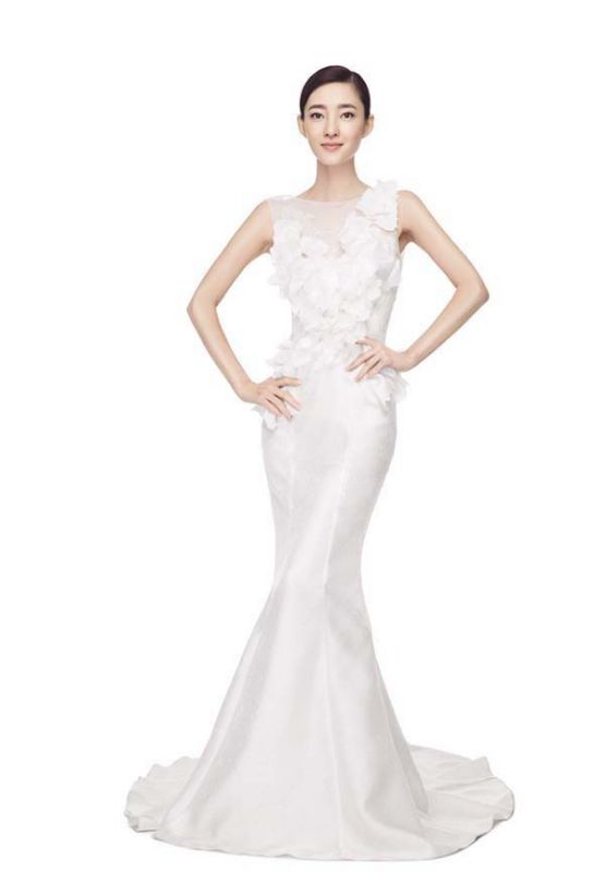 王丽坤清新长裙迷人写真大图