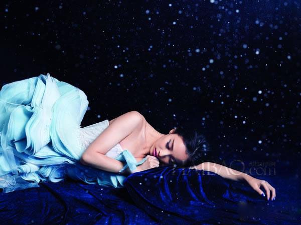 倪妮性感长腿迷人写真