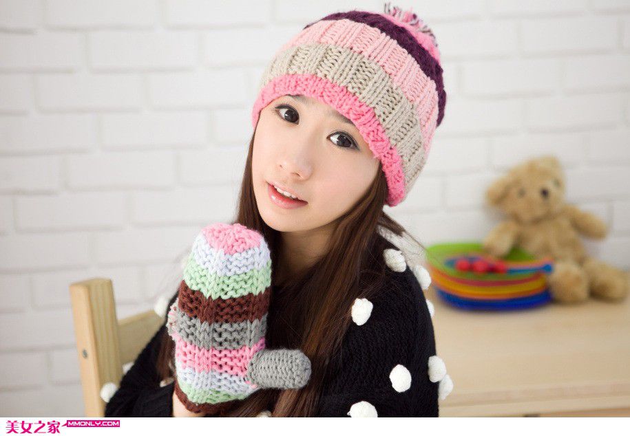 可爱卖萌美女周倩雅高清写真