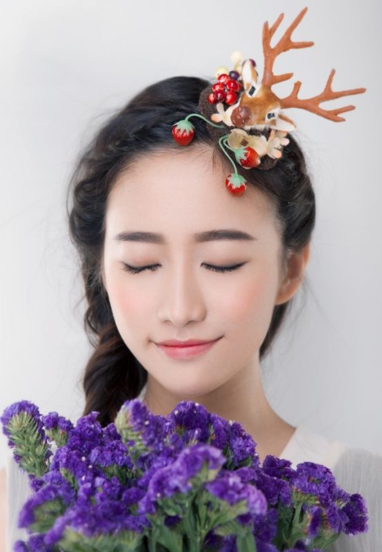 90后女星刘美含清新迷人写真