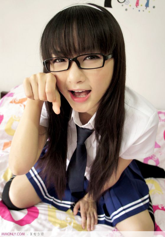 网络模特黄雅知可爱迷人写真