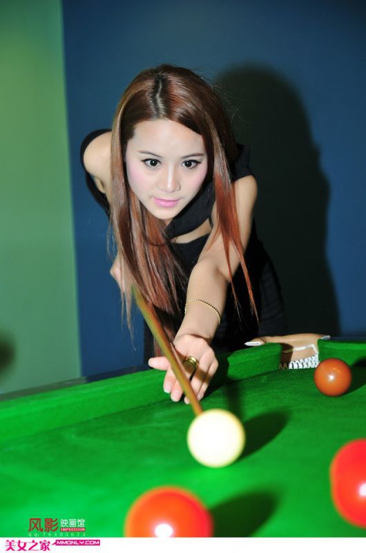 性感台球宝贝私房写真