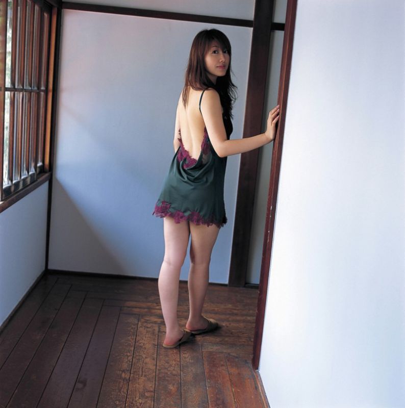 日本性感睡衣美女私房露美背高清写真