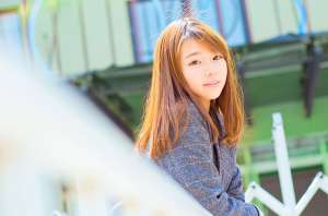 街拍甜美可爱美女高清迷人写真