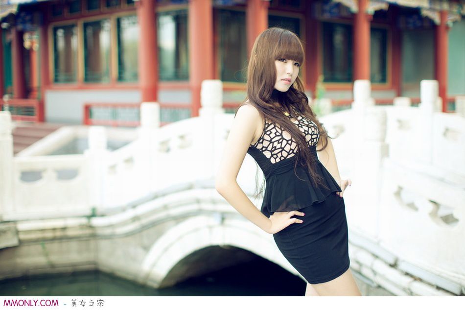 小清新甜美美女户外高清写真
