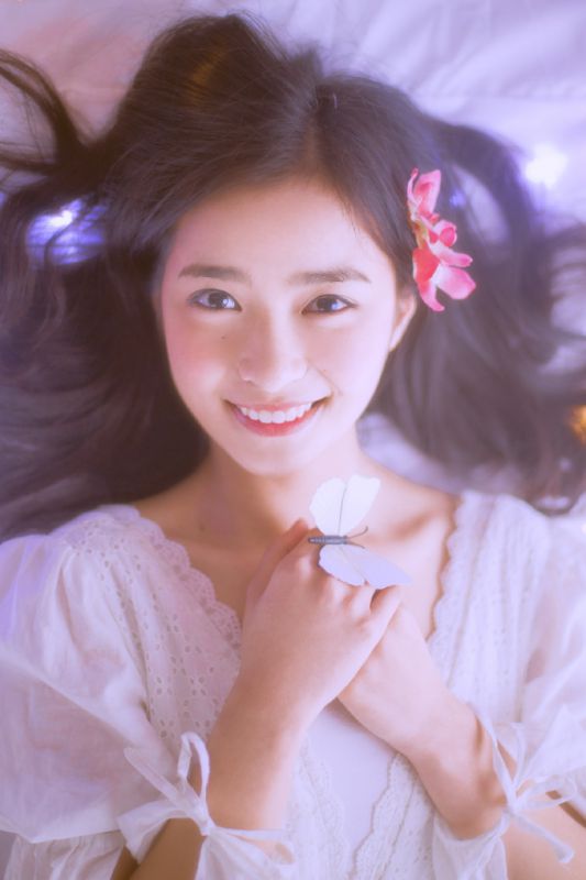 甜美长发美女私房迷人写真