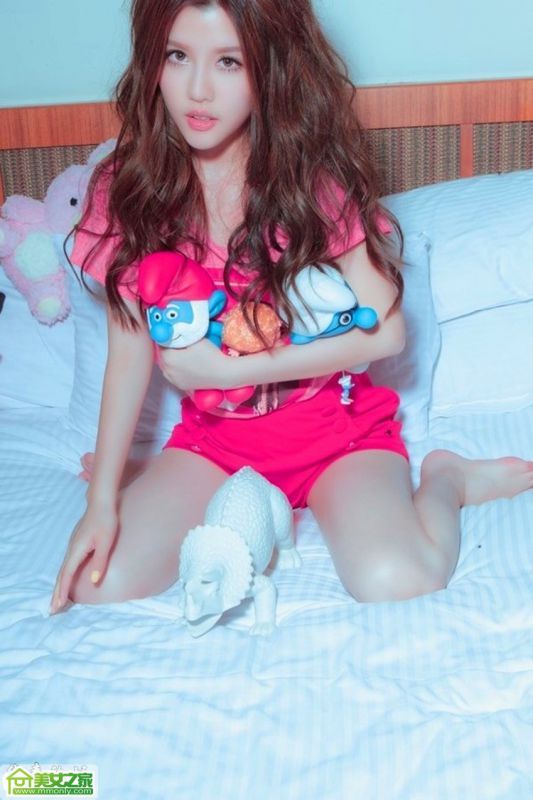 可爱美女By2私房迷人写真