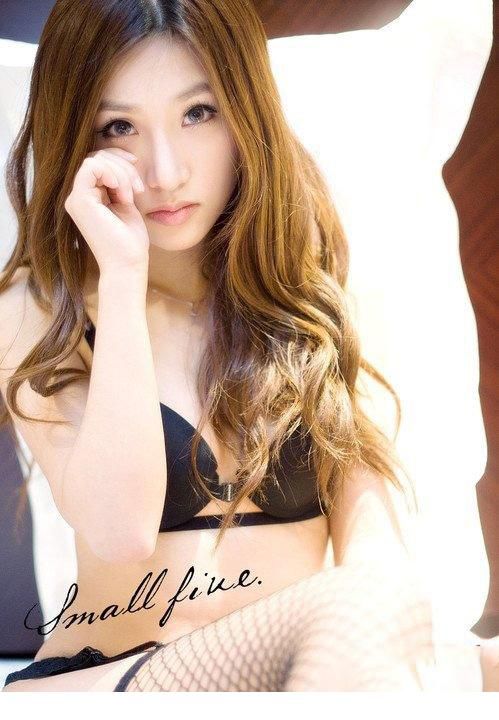 性感内衣网袜美女私房高清写真