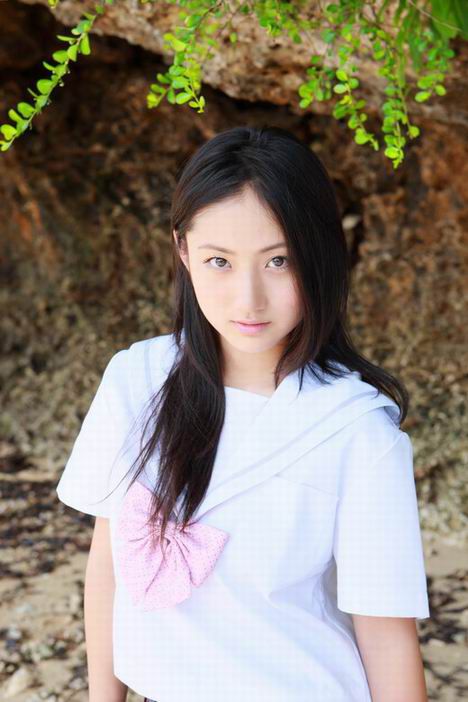 泳装美女性感酥胸写真