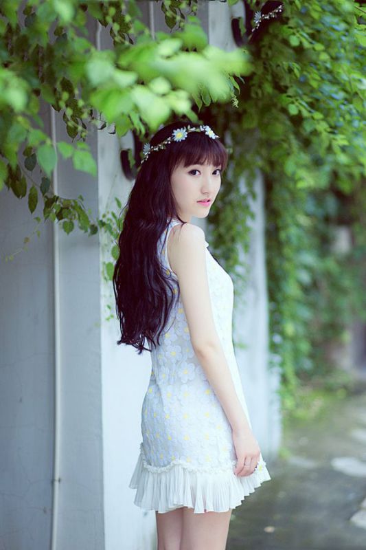 清纯短裙美女街拍大片