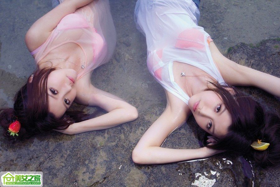 可爱美女By2私房迷人写真
