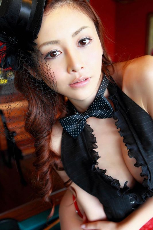 日本大胸美女杉原杏璃海边诱人写真