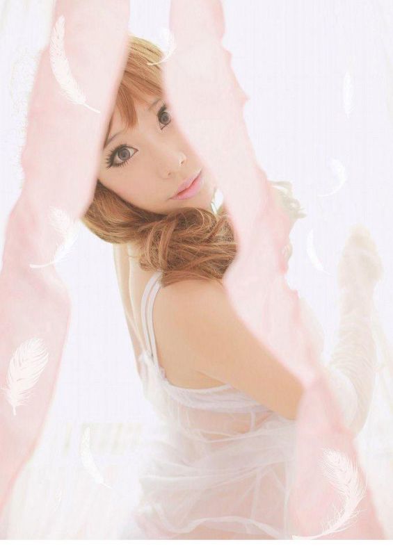 日本朦胧性感美胸美女高清写真