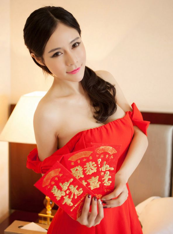 秀人性感尤物Nancy户外诱人写真