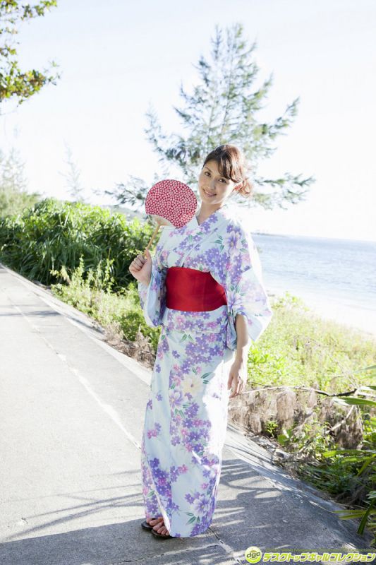 日本少妇桥本爱性感内衣私房照