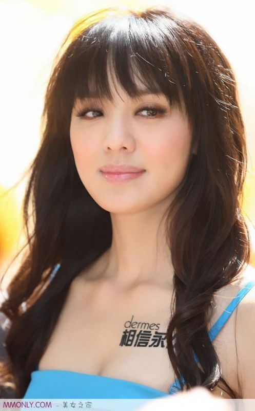 香港女星官恩娜甜美迷人写真