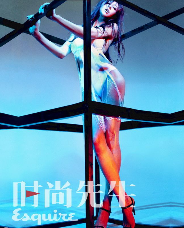 性感女郎周韦彤高清诱人写真