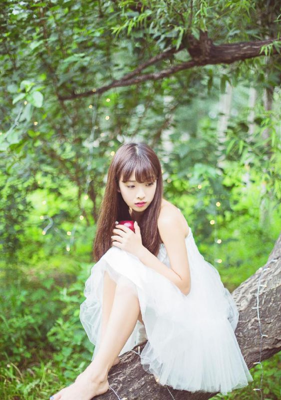 小清新美女何曼婷户外唯美写真