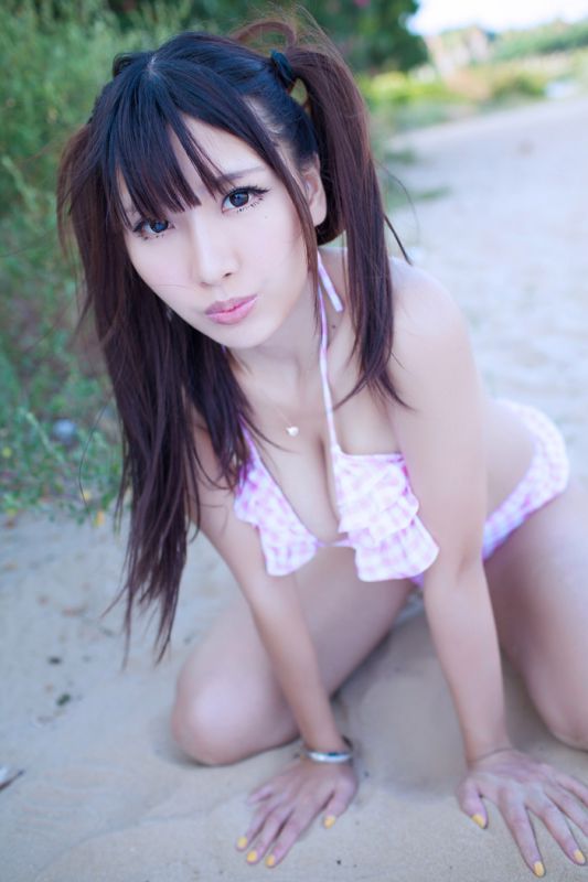 海南沙滩美女莫晓茜性感大胸诱人写真