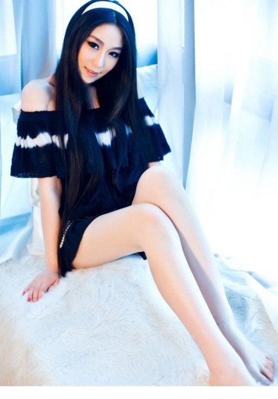 清纯可爱美眉私房迷人写真