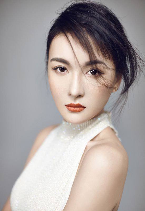 郑亦桐性感短裙迷人写真集