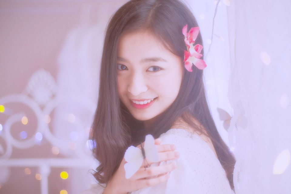 甜美长发美女私房迷人写真