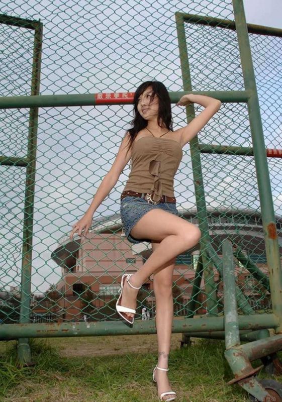 台湾性感美女户外高清写真