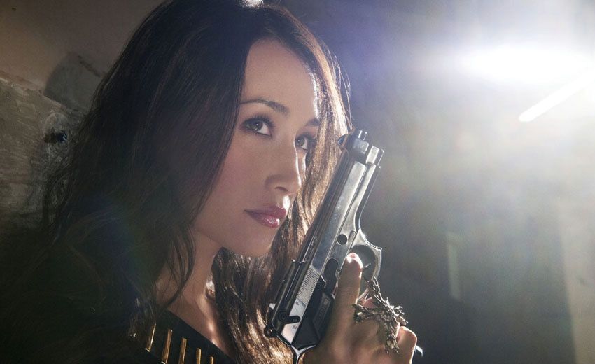 MaggieQ黑色制服性感写真