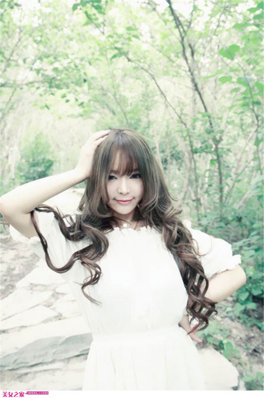 紫绮原小清新户外迷人写真