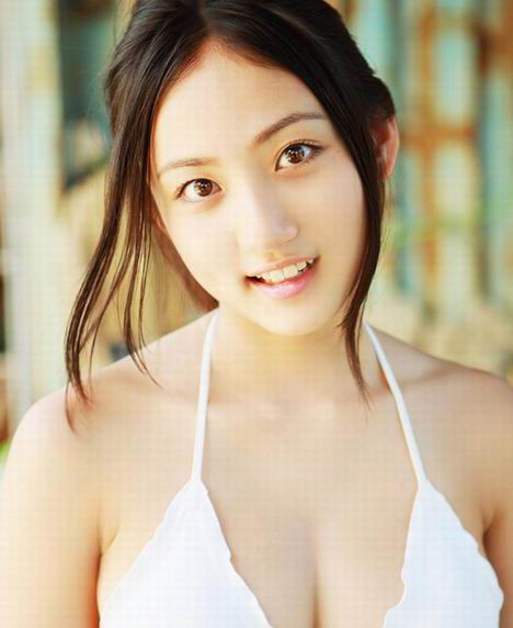 泳装美女性感酥胸写真