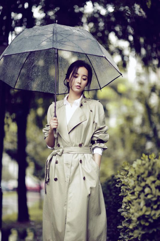 吕一伞下唯美优雅高清迷人写真