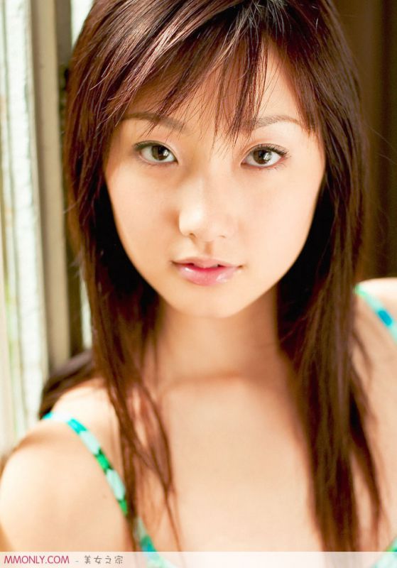 日本可爱美女私房内衣诱人写真