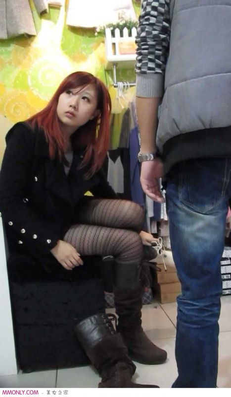 黑丝美腿美女街头迷人写真