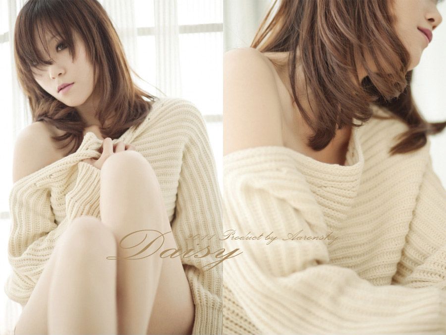 清纯可爱美女室内迷人写真