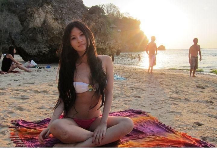 陈维芊性感比基尼海边诱惑写真