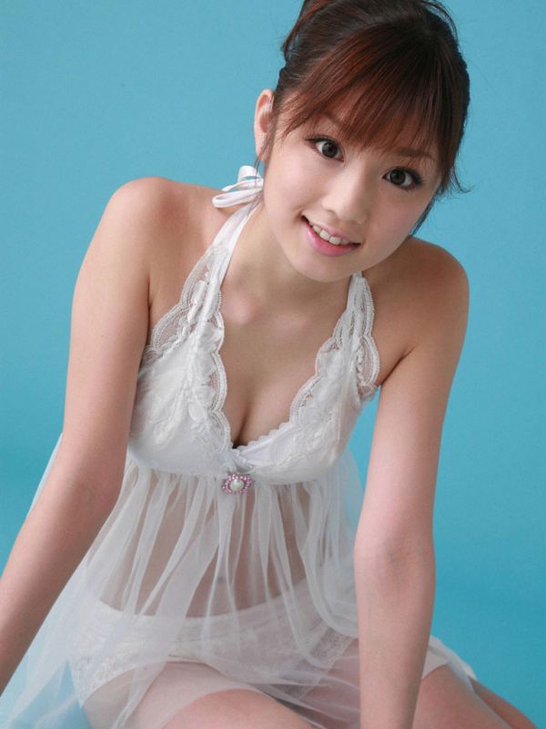 日本内衣美女小仓优子私房写真