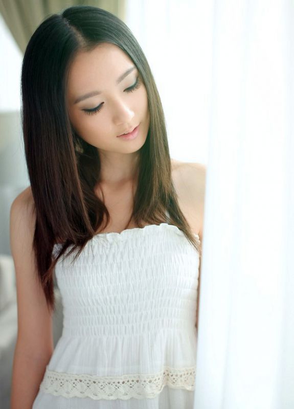 清纯短裙美女私房迷人写真