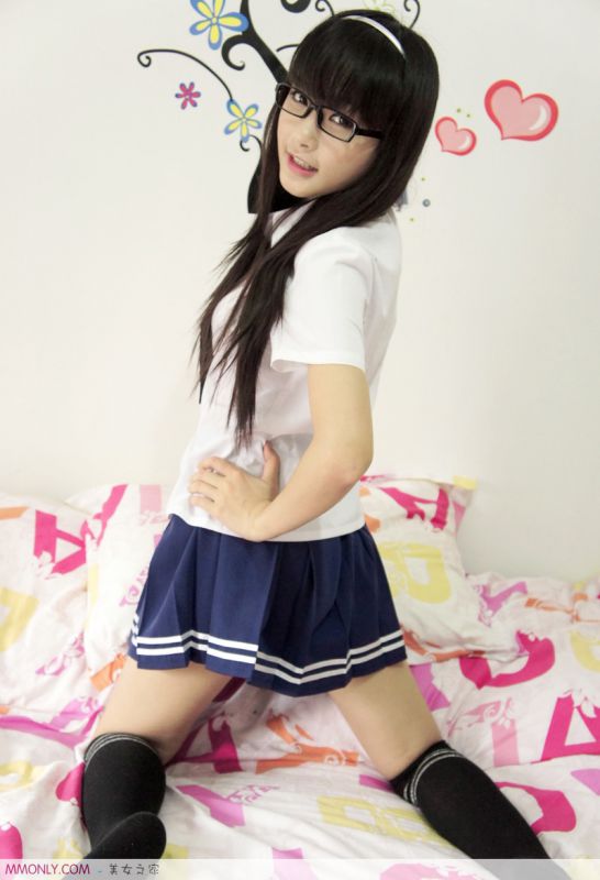 网络模特黄雅知可爱迷人写真