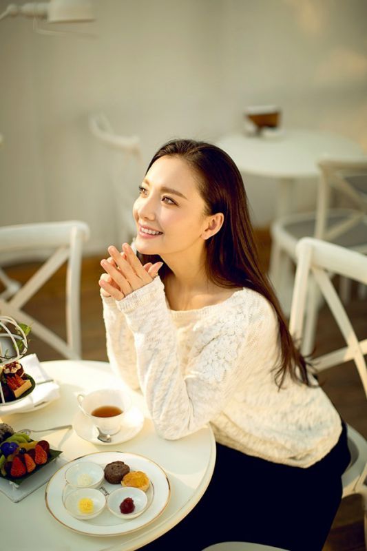 美人孙茜唯美鲜花迷人高清写真