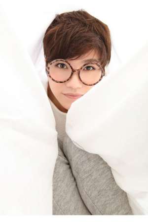 女星李霄云居家迷人写真
