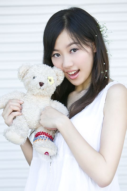 清纯可爱美女户外高清写真