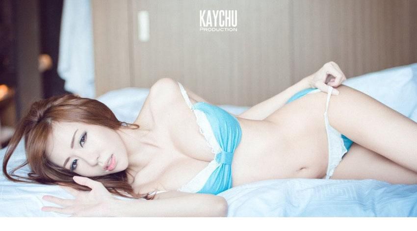 爆乳蓝色内衣美女私房写真