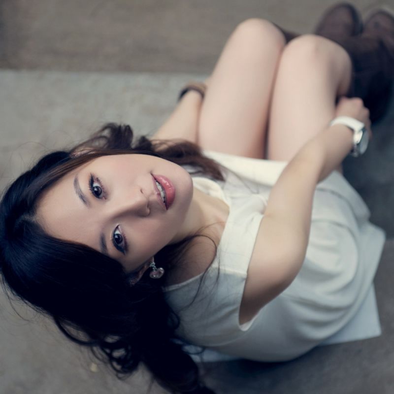 赵卓娜蕾丝短裙唯美写真