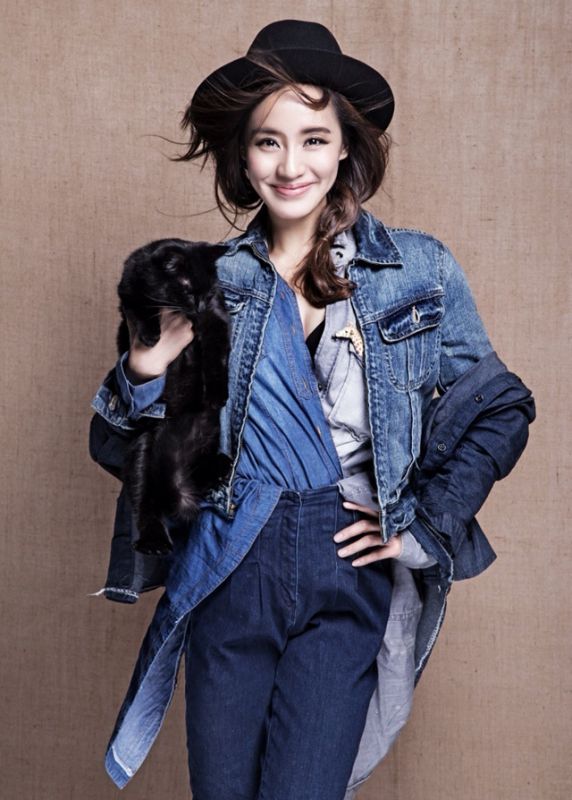 女星王智牛仔衫酷帅写真集