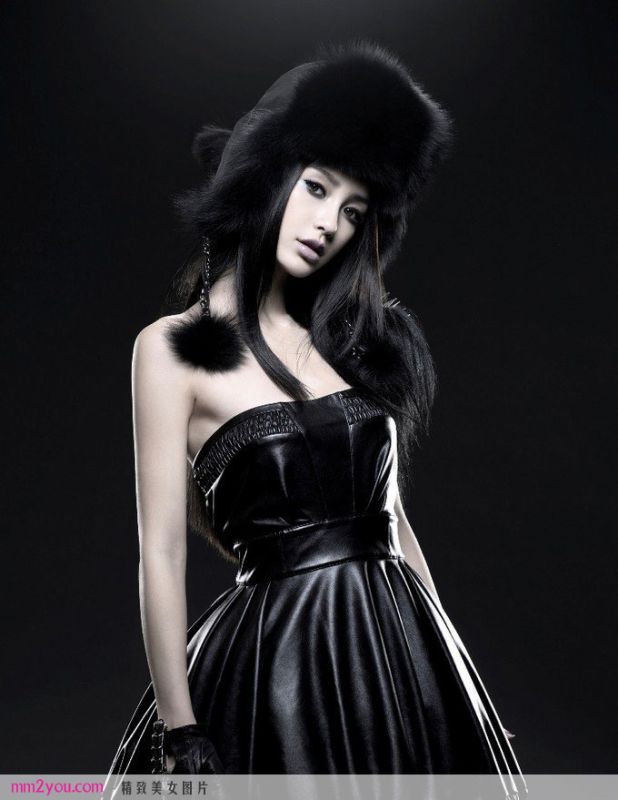 可爱冬日美女私房迷人写真