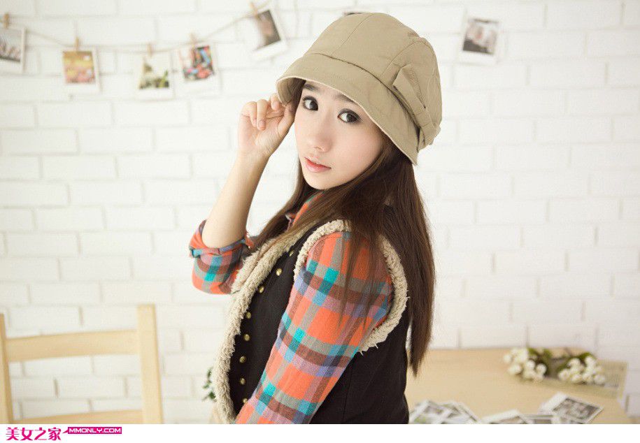 可爱卖萌美女周倩雅高清写真