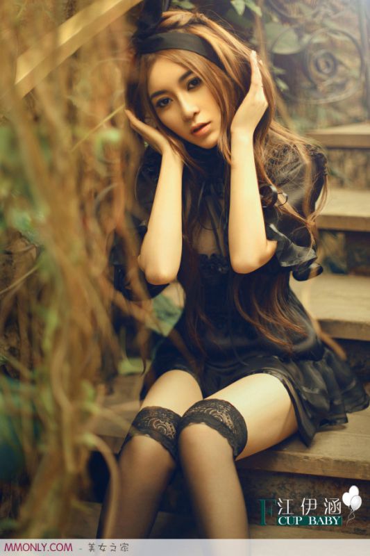 模特江伊涵森系清纯迷人写真