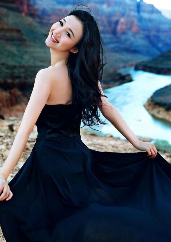 韩雯雯优雅黑色长裙迷人高清写真